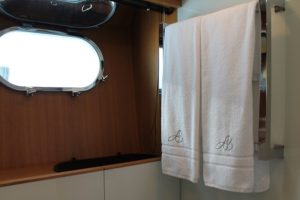 toalla manos barcos lujo